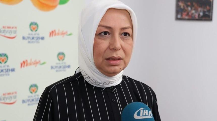 &Ouml;znur &Ccedil;alık: &ldquo;milletimiz Patates Soğan Diyenlerin Patates Salatası Olduğunu G&ouml;rd&uuml;&rdquo;