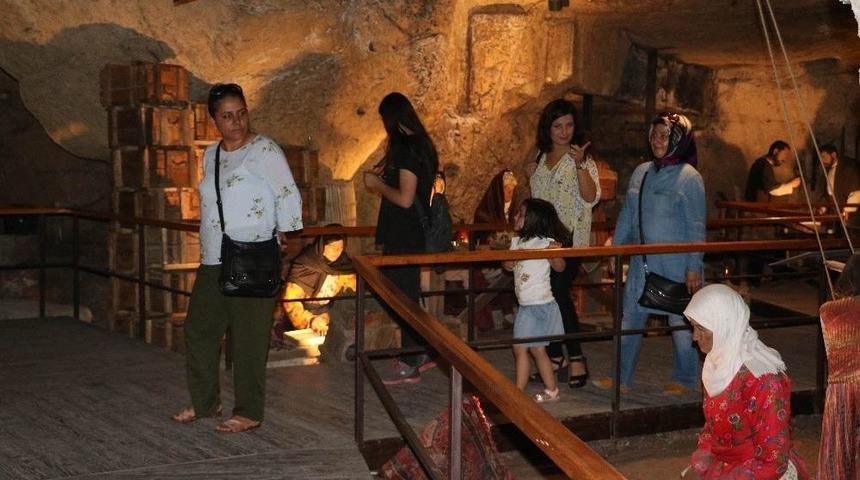 (&ouml;zel) Milli M&uuml;cadele M&uuml;zesi Ziyaret&ccedil;ilerini Duygulandırıyor