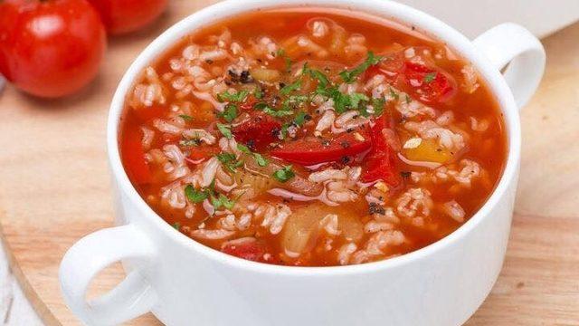 Pirinçli Domates Çorbası