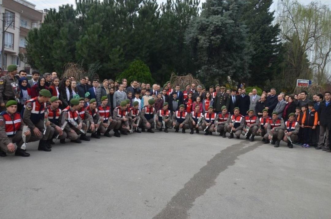 1261 &Ouml;ğrenciden Afrin&rsquo;deki Mehmet&ccedil;iğe Anlamlı Mektup