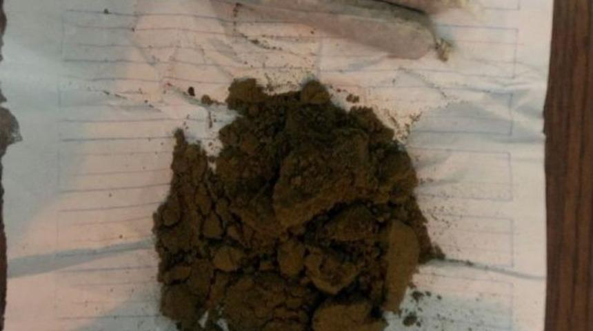 Uyuşturucu Maddeyi Ağzında Saklayan Sürücü Yakalandı