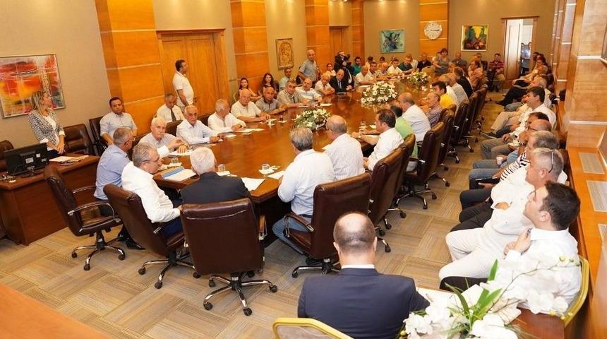 Egeli Akademisyenler, Esnaf Temsilcileri İle Buluştu