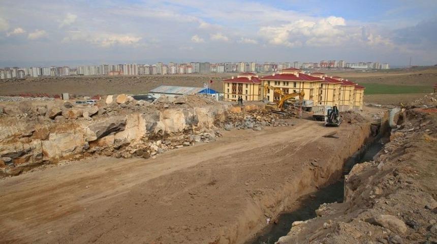 Adnan Menderes Caddesinde G&uuml;venlik Sağlandı