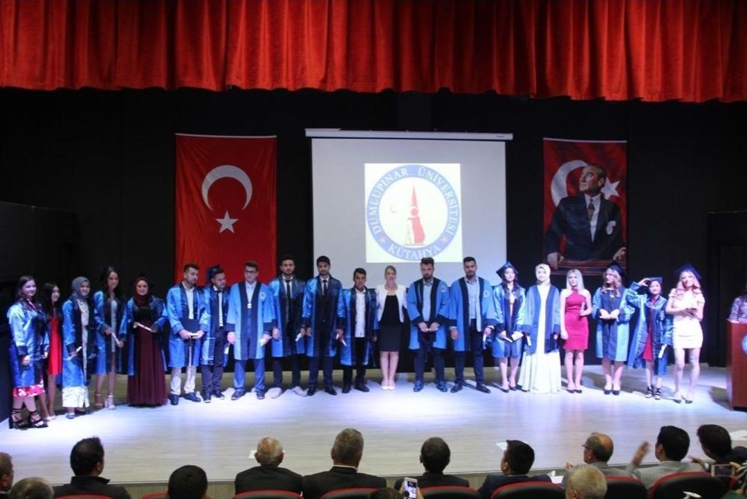 Domani&ccedil; Hayme Ana Myo&rsquo;da Mezuniyet Sevinci