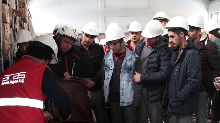 &Ouml;ğrenciler Aras Edaş Tesislerini Gezdi