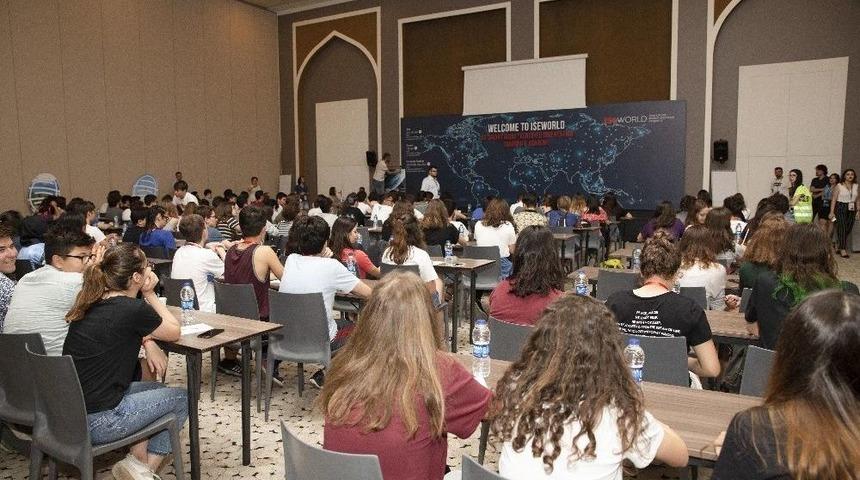 Geleceğin Liderleri Antalya&rsquo;da Bir Araya Geldi