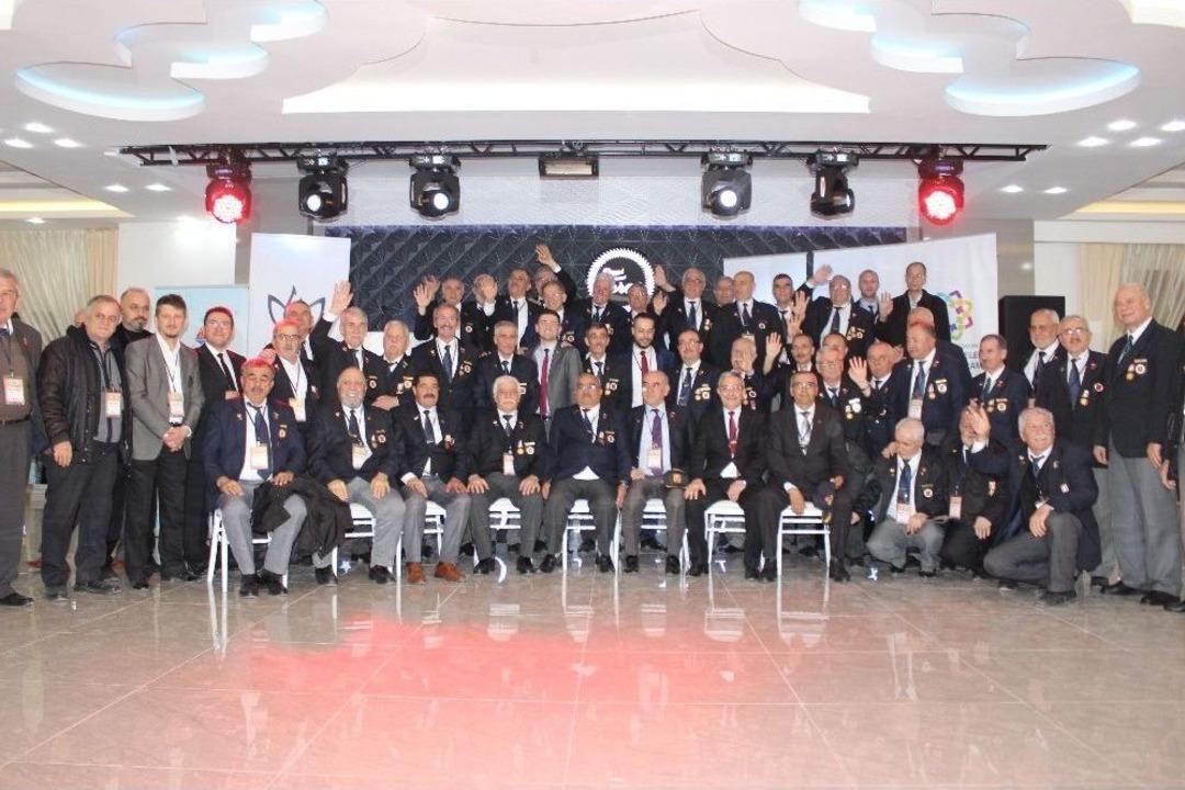 Kıbrıs Gazileri &Ouml;ğrencilerle Buluştu