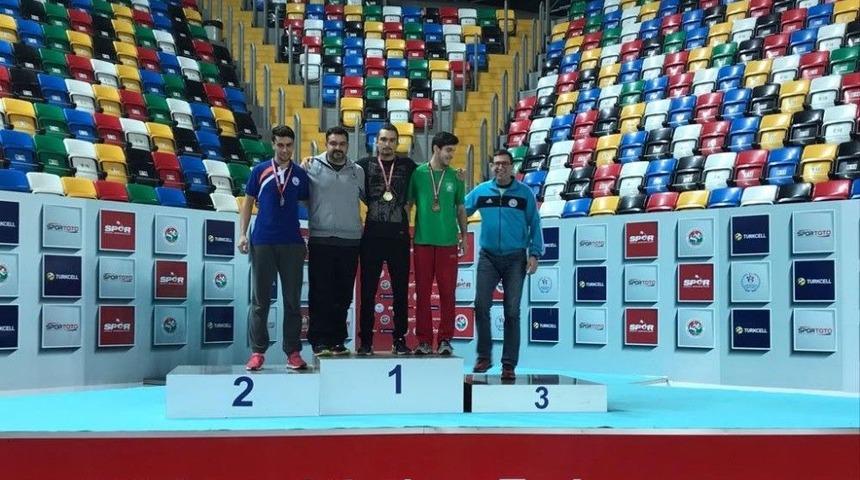 Aydınlı Barış Yine Zirvede