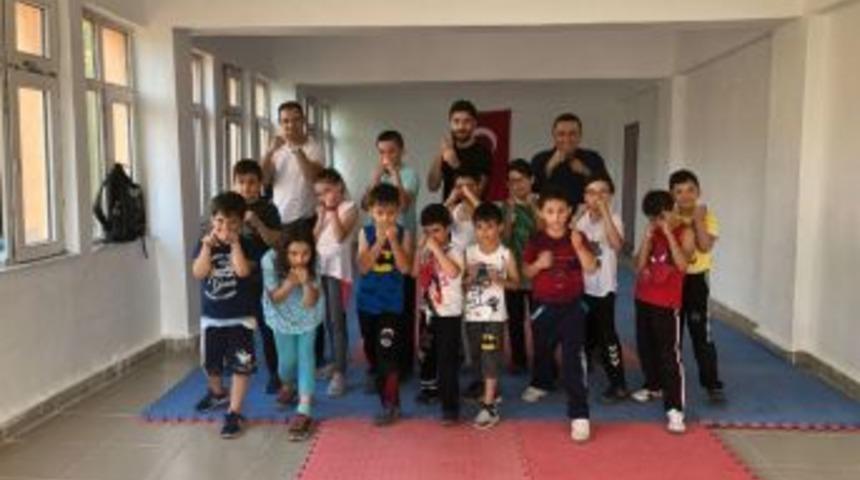 Emet&rsquo;te Kick Box Kursu