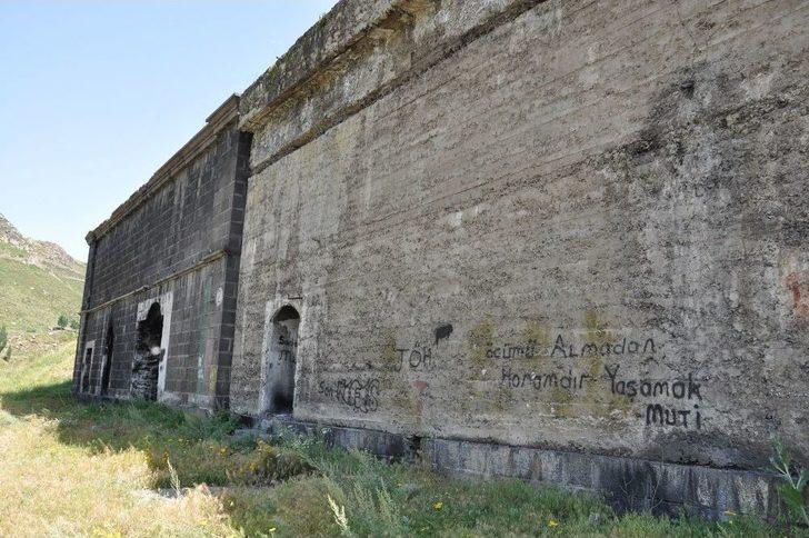 Kars’ta Tarihi Tabyaların Durumu İçler Acısı G2