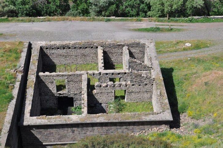 Kars’ta Tarihi Tabyaların Durumu İçler Acısı G4