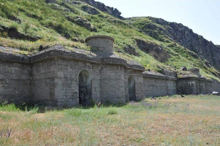 Kars’ta Tarihi Tabyaların Durumu İçler Acısı G5