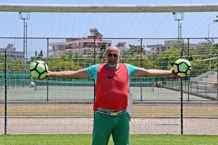 (özel Haber) ’kova’ Lakaplı Yaşar Duran’dan 32 Yıl Sonra 0-8’lik İngiltere Maçı İtirafı: "belki İlk Golde Biraz Hatam Var" G1