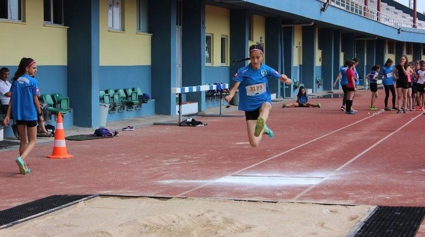 Osmangazili Atletler Işık Sa&ccedil;tı