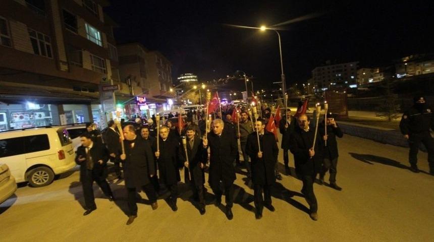 Bayburt&rsquo;ta Kurtuluşun 100. Yılı İ&ccedil;in Fener Alayı Y&uuml;r&uuml;y&uuml;ş&uuml; Ger&ccedil;ekleştirildi