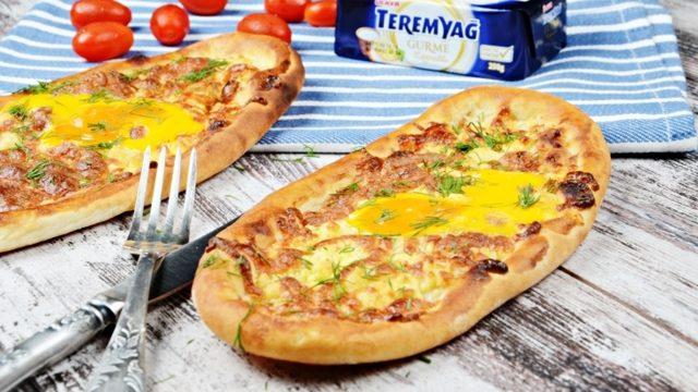 Yumurtalı Peynirli Pide