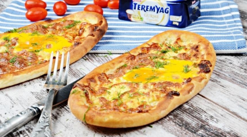 Yumurtalı Peynirli Pide