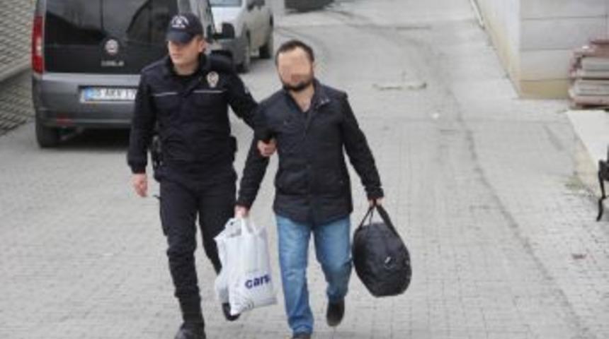 Fet&ouml;&rsquo;n&uuml;n Gaybubet Evinde Yakalanan &Ouml;ğretmen Adliyeye Sevk Edildi