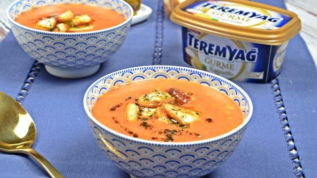 Hellimli Tarhana Çorbası