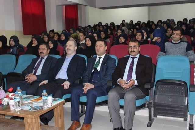 Van’da “büyük Türkiye Yolunda Gençlerle İstişare” Konferansı