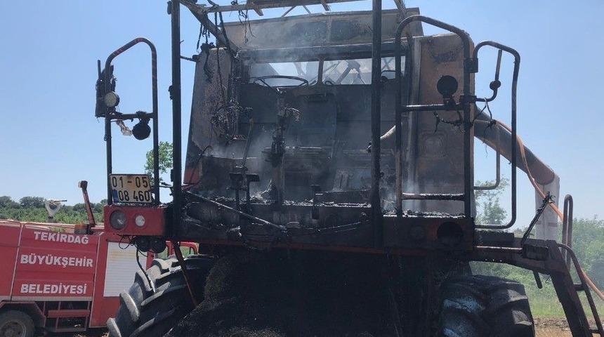 Yanan Biçerdöver Hurdaya Döndü