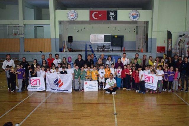 Spor Şenliklerinde Dart Ve Tenis Heyecanı Yaşandı