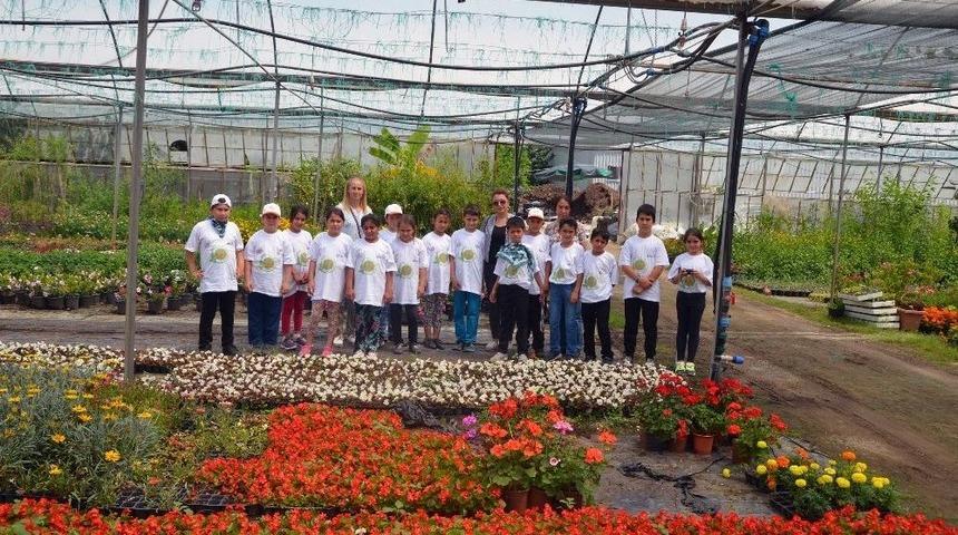 Tarımın G&ouml;n&uuml;ll&uuml; &Ccedil;ocukları Sahada