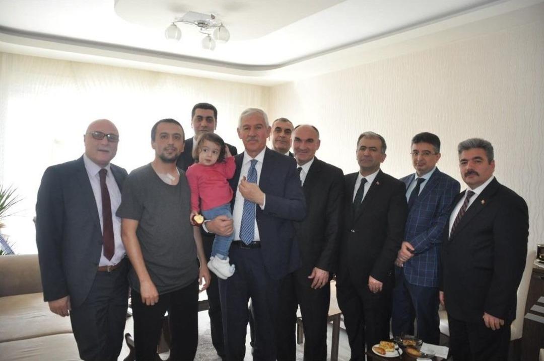 İl Milli Eğitim M&uuml;d&uuml;r&uuml; Elmalı, Afrin Gazisi &Ouml;zdoğan&rsquo;ı Ziyaret Etti