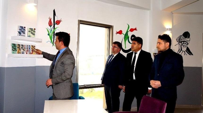 Sarıgöl’de Öğretmenler Okula Kütüphane Kazandırdı