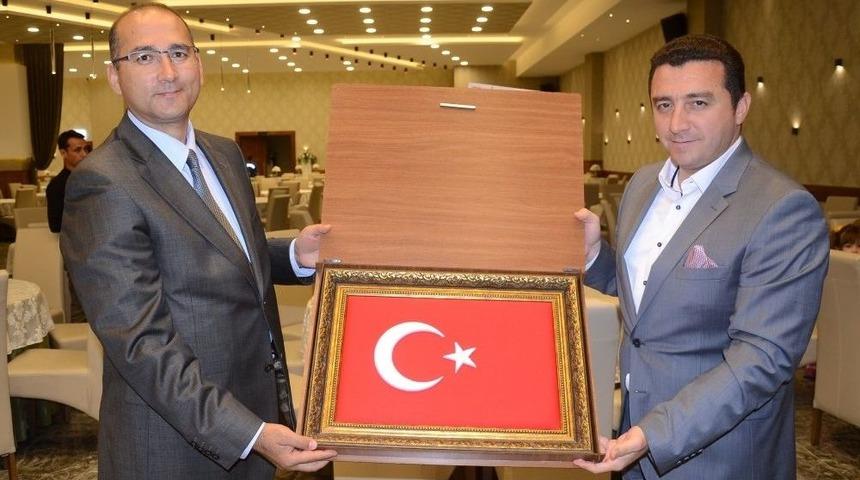 Binbaşı S&uuml;leyman Can&rsquo;a Veda Yemeği