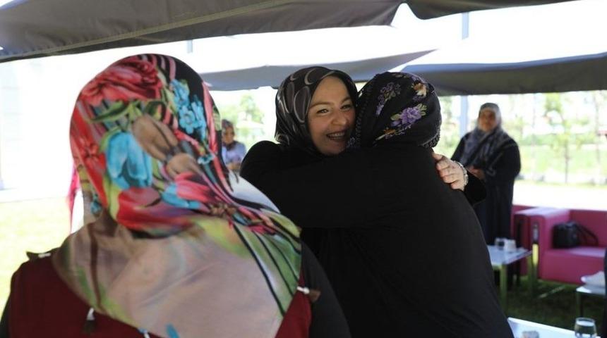 Fatma &Ccedil;olakbayrakdar, Yemlihalı Kadınlarla Bir Araya Geldi.