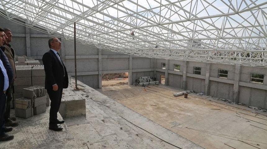 Y&uuml;reğir Kapalı Y&uuml;zme Havuzu Ve Spor Kompleksi İnşaatı S&uuml;r&uuml;yor