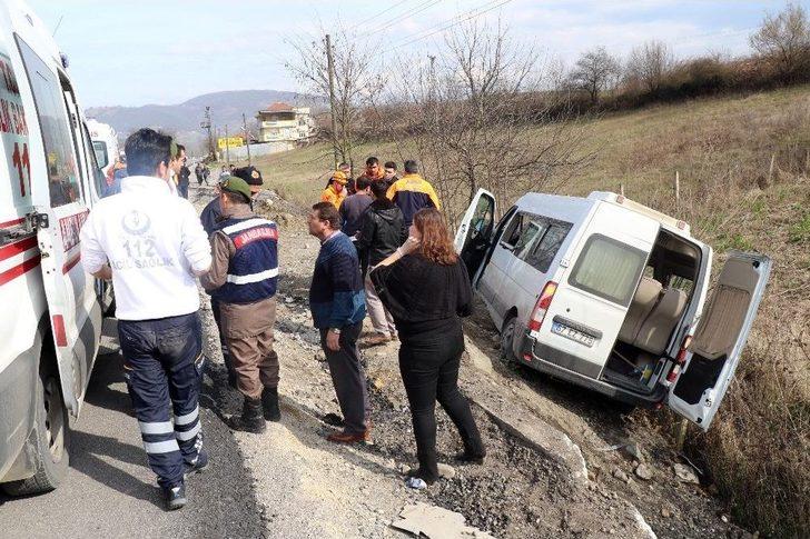 Kanser Taramasından Dönerken Kaza Yaptılar: 9 Yaralı G1
