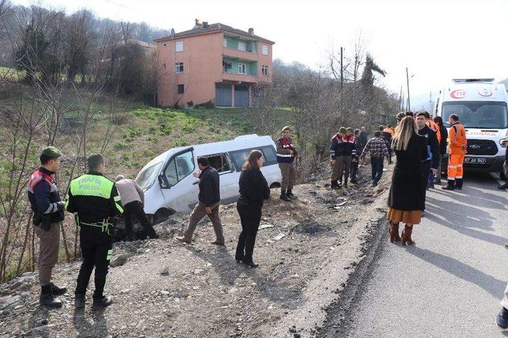Kanser Taramasından Dönerken Kaza Yaptılar: 9 Yaralı G2