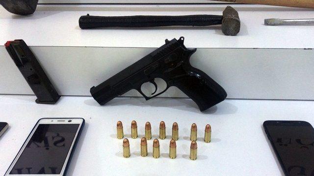 İstanbul&rsquo;da Cep Telefonu Bayilerini Soyan Hırsızlık &Ccedil;etesi &Ccedil;&ouml;kertildi 1