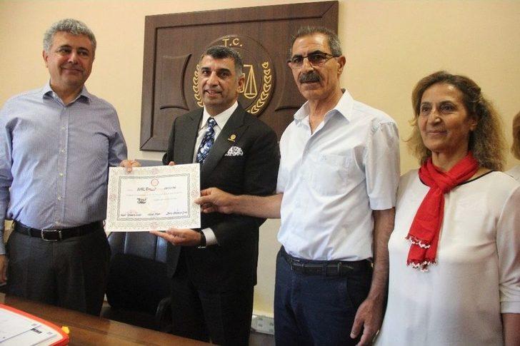 Milletvekili Erol Mazbatasını Aldı G3