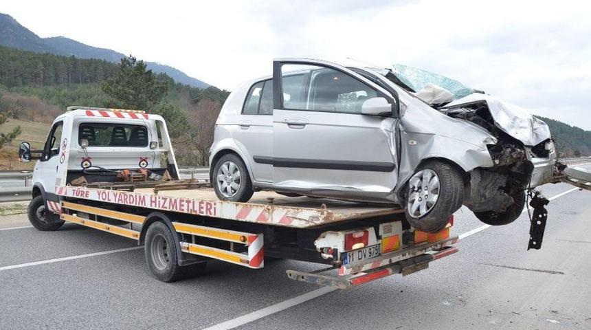 Otomobil Şarampole U&ccedil;tu; 1 &Ouml;l&uuml;, 1 Yaralı