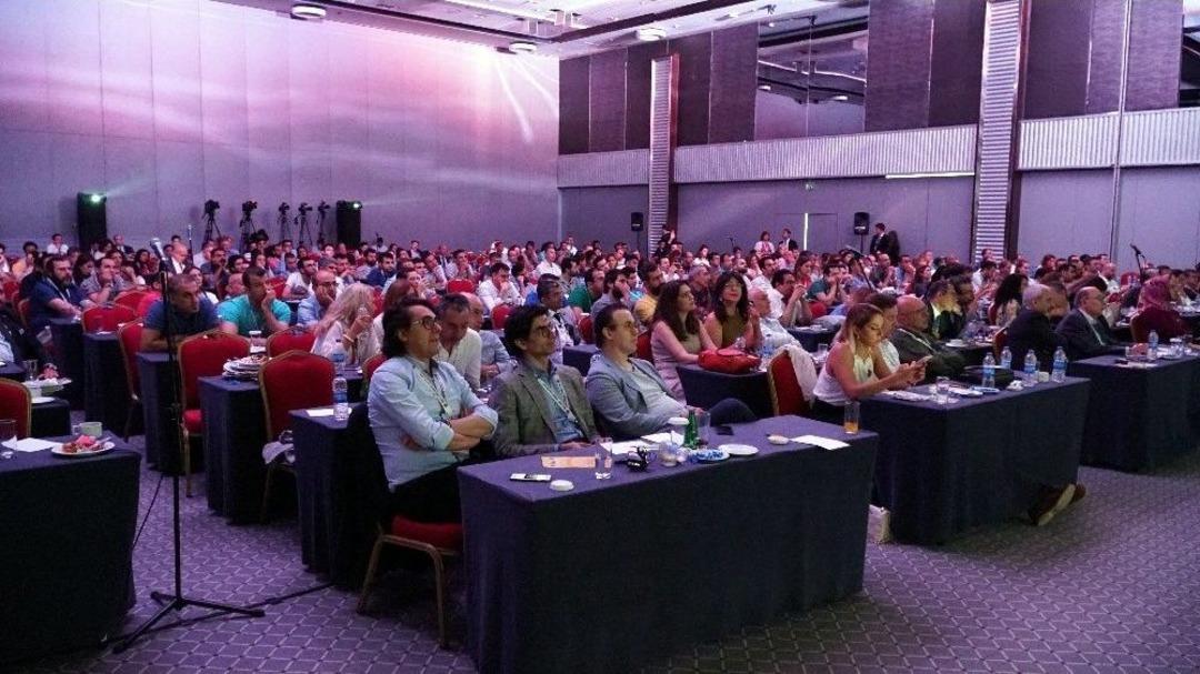 İstanbul&rsquo;da Canlı Cerrahi İle Doktorlara G&ouml;z Ameliyatları Eğitimi Verildi