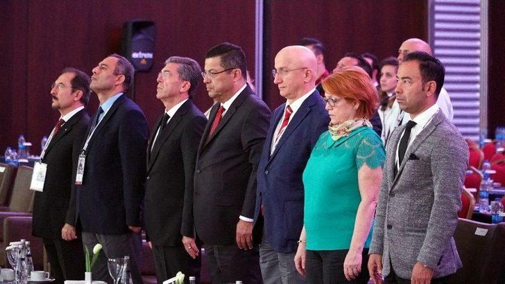 İstanbul’da Canlı Cerrahi İle Doktorlara Göz Ameliyatları Eğitimi Verildi G1