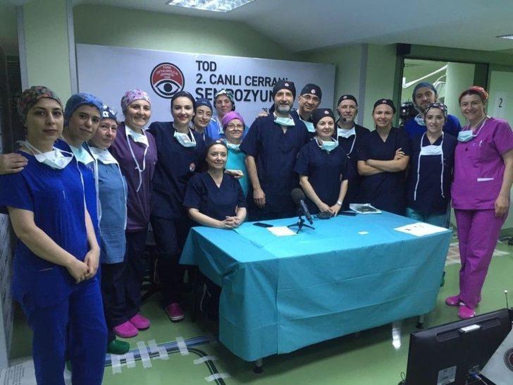 İstanbul’da Canlı Cerrahi İle Doktorlara Göz Ameliyatları Eğitimi Verildi G3