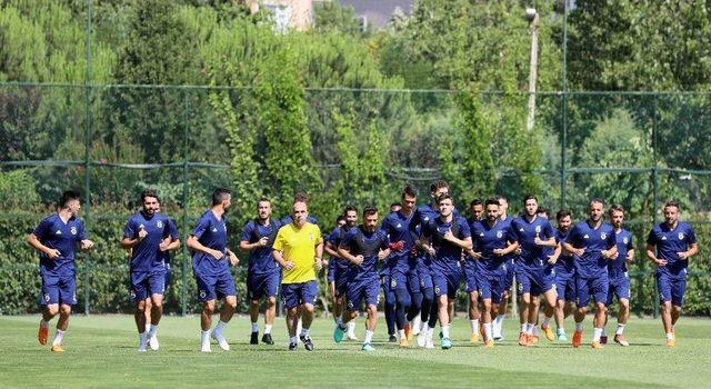 Fenerbahçe’de Yeni Sezon Hazırlıkları Sürüyor