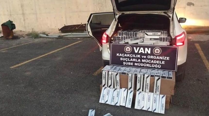 L&uuml;ks Ara&ccedil;tan Binlerce Paket Ka&ccedil;ak Sigara &Ccedil;ıktı