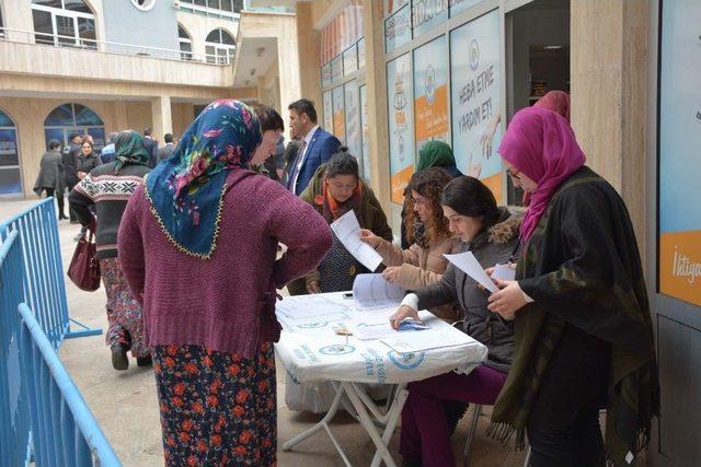 Uysal, 168 Aileye Yardım Elini Uzattı 1