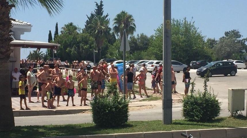 Manavgat&rsquo;ta &Ccedil;alılık Yangın Ucuz Atlatıldı