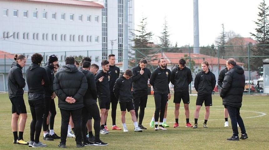 Es-es Ara Vermeden &Ccedil;alışmalara Başladı