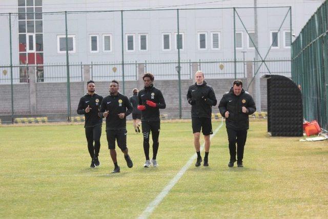 Es-es Ara Vermeden &Ccedil;alışmalara Başladı 1