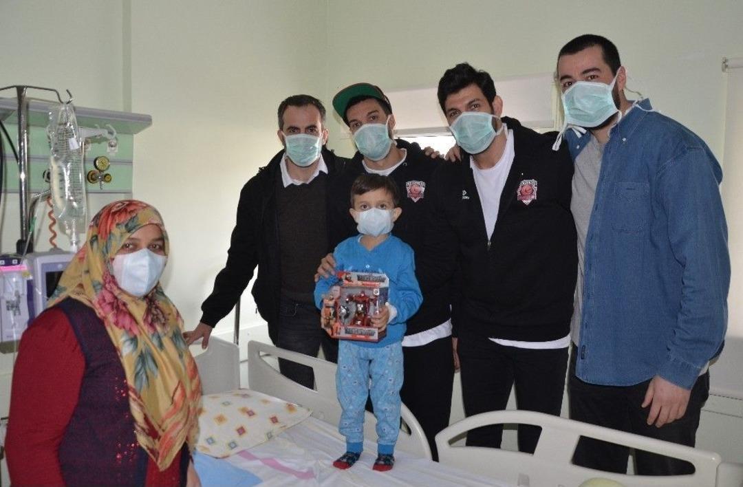 Dev Adamlardan Anlamlı Ziyaret