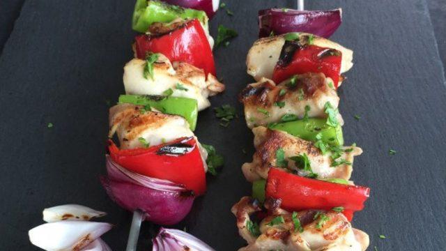 Tavuk Şiş İle Yer fıstıklı Sos