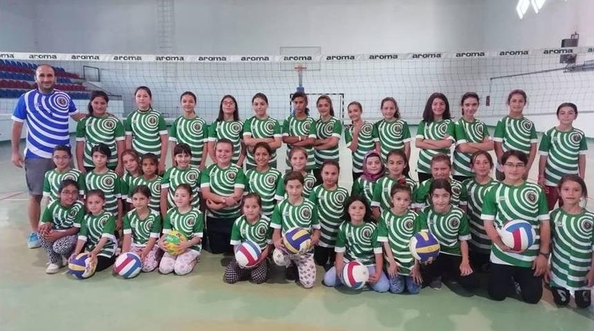 Başkan Bozkurt&rsquo;tan Kursiyer &Ouml;ğrencilere Hediye