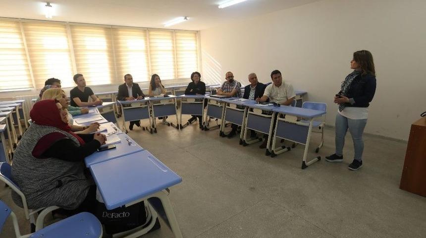 Cumhuriyet &Uuml;niversitesi Aile Danışmanı Yetiştiriyor